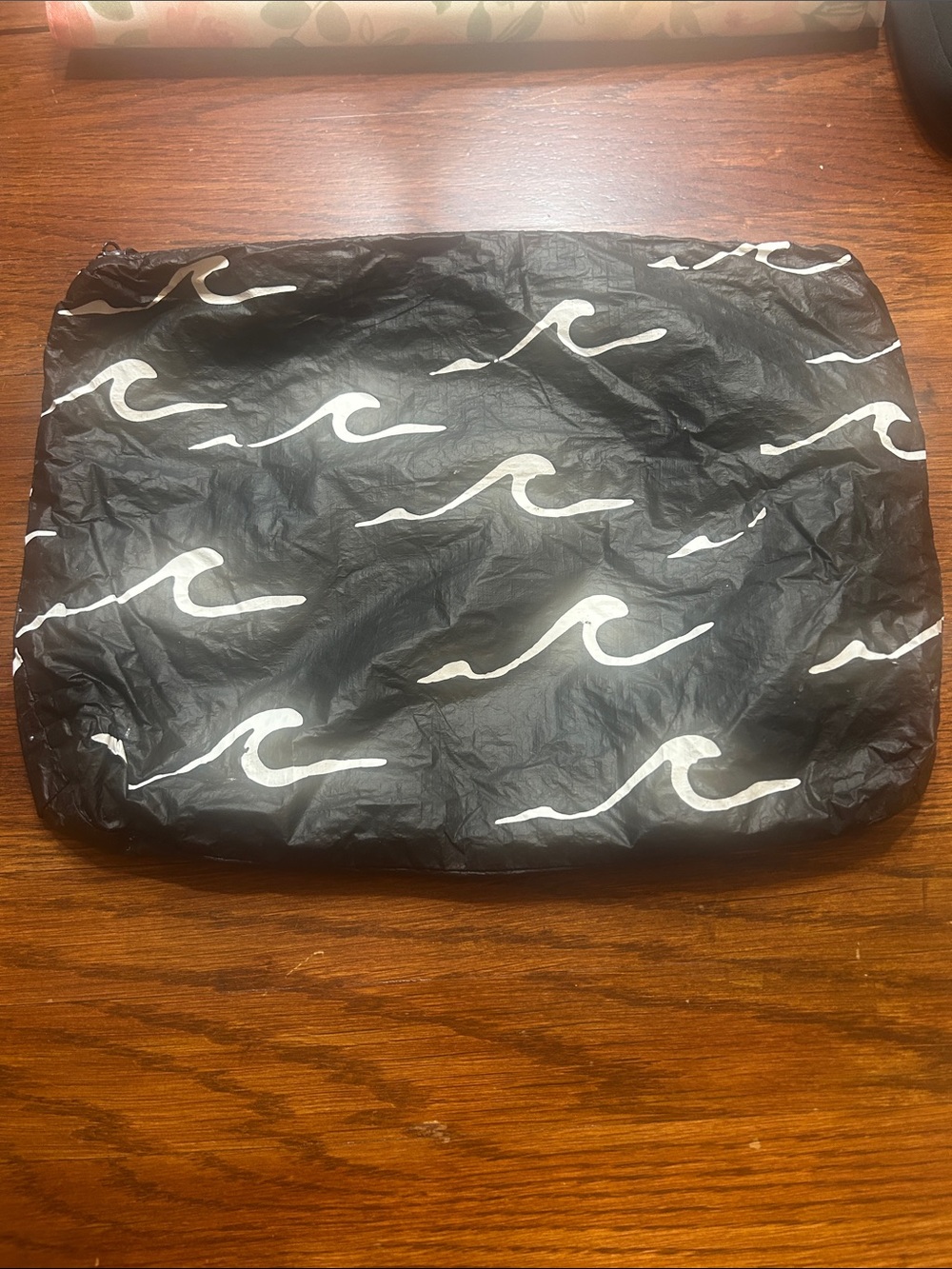 ALOHA Collection Seaside Mid Pouch Black Wave